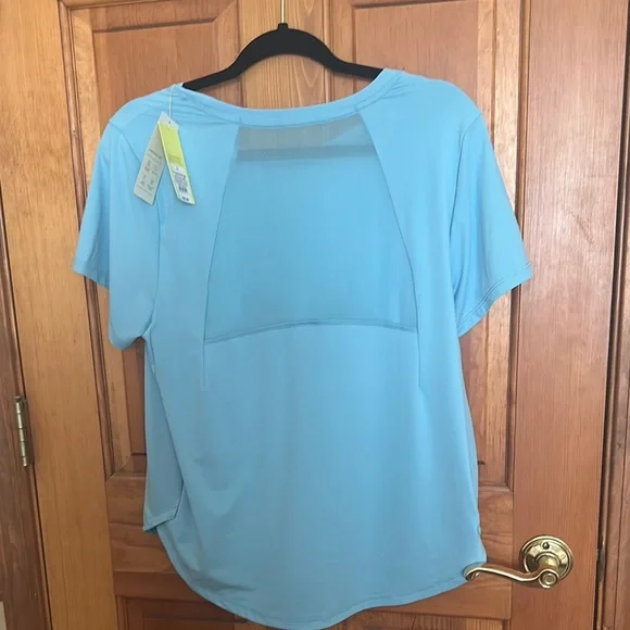 NWT All in Motion Women’s Shirt - Picture 4 of 6